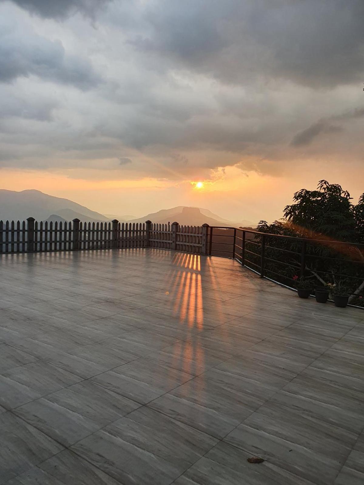 Serenity Valley Ambuluwawa Resort Kandy Bagian luar foto